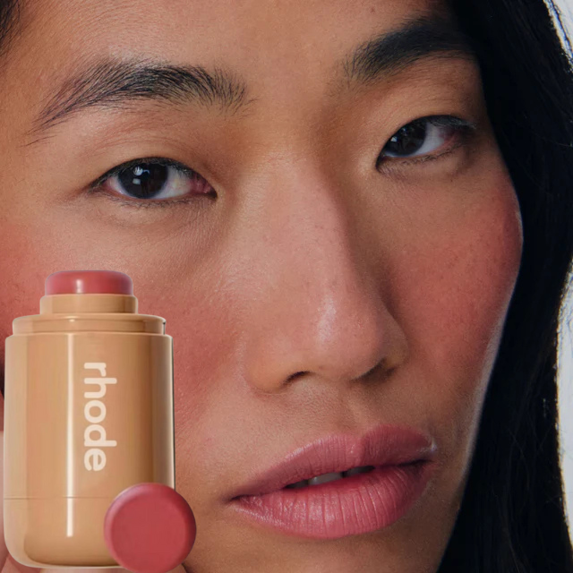 Trendy creamy blusher
